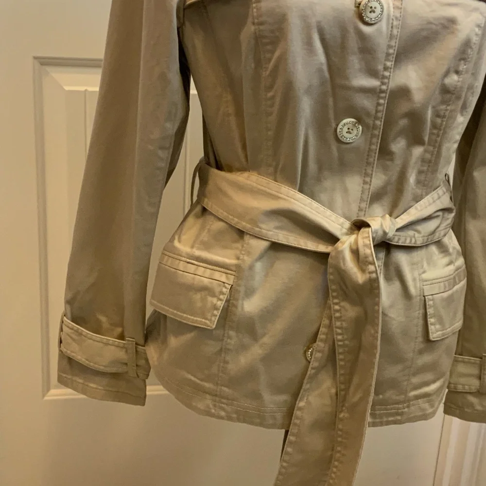NWT White House Black Market sz 14 casual short trench, tan - Picture 3 of 8